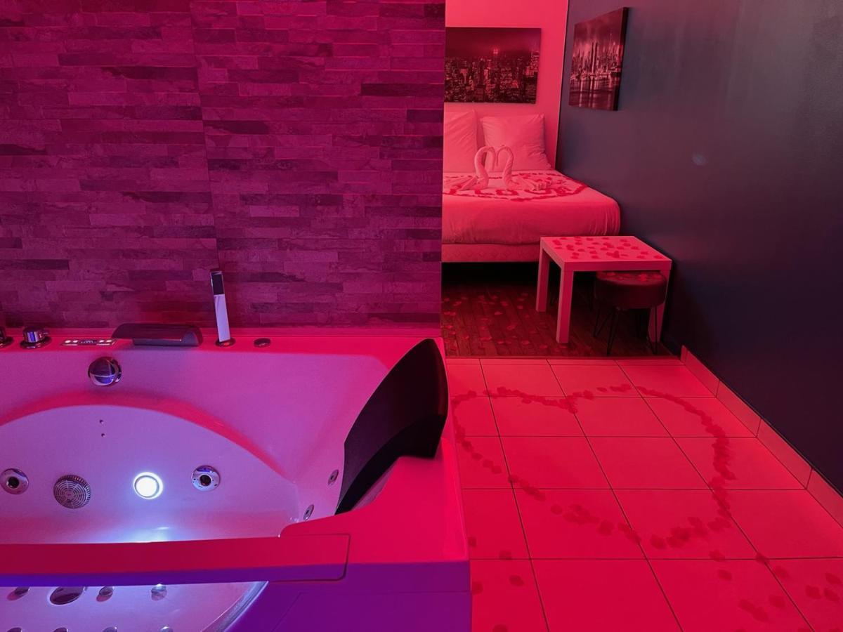 Spa Enzo Appartement Avec Jacuzzi Privatif Lyon Exterior photo